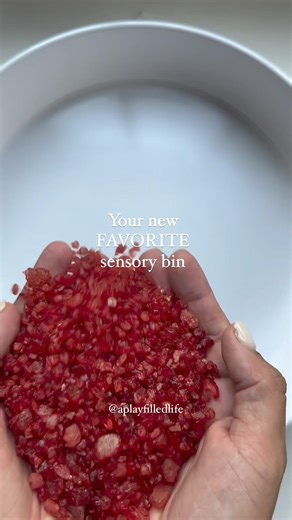 This is pure magic: it’s colorful and sparkly and unlike any sensory bin you’ve ever tried! I’ll link out blog post in the comments with all the directions, benefits and more!! Ice cream salt, also called rock salt, is SO MUCH FUN. The size, shape, color and texture are an absolute delight!!! You can make them rainbow colors or leave them as is. You can dye them one or two colors to match a theme. The possibilities are ENDLESS!My friend sent me a video from @bless.themess a few months ago, shari