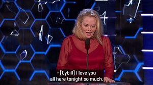 902K views · 5K reactions | As a first-time roaster, she sure hit a homerun. #ComedyCentralRoast #ClassicRoasts #CybillShepherd #BruceWillis | Paramount Network Asia | Facebook