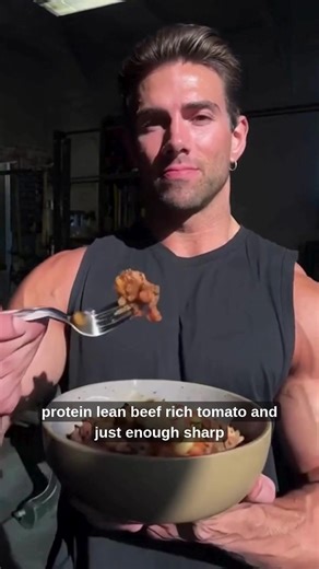 Fuel you can actually taste. The Bougie Burger Bake brings 40g of protein, lean beef, rich tomato sauce, and sharp parmesan for a meal that works as hard as you do. Built for strength days. Perfect for recovery nights. 👉 Get 50% OFF your first box — link in bio! #flexpromeals #highproteinmeals #mealprepdelivery #strengthnutrition #realfoodfuel