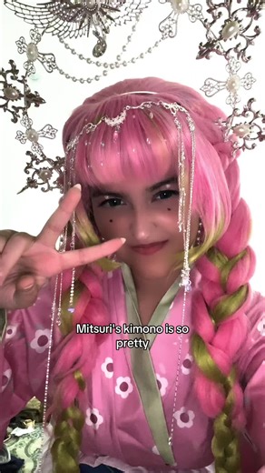 Erhh no u dont see the stuff on my couch 🥀 #foryoupage#explore#xyzbca#fyp#kny#cosplay#mitsurikanroji#kimetsunoyaiba#kimono#