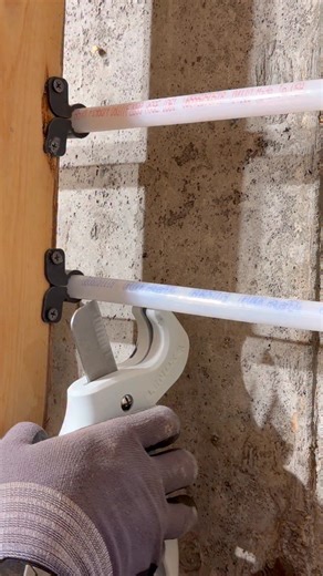 Mykhaylo Panchishak on Instagram: "How to add a toilet supply line with ProPEX Tool. #DIY #construction #realestate #entrepreneur #fblifestyle"