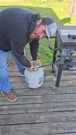 know how much propane you have at all times with this propane gauge. the links on the screen, get yours now #propane #gauge #tiktokshopcreatorpicks #tiktokshopstockup #feedingmouths