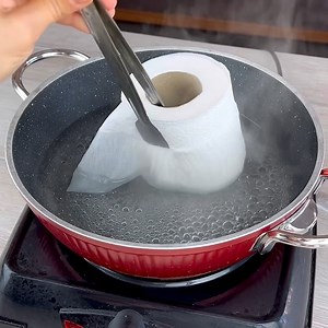 😍 Look What I Did By Throwing Toilet Paper Into Boiling Water #diy | Very smart