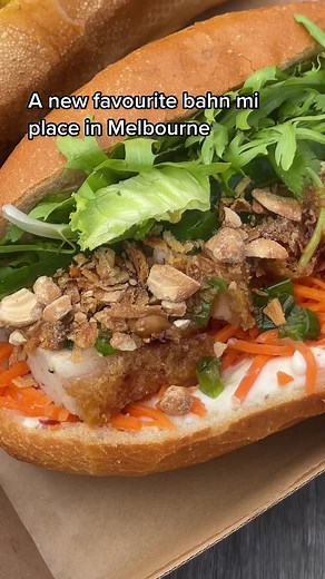 Love finding new restaurants in Melbourne! This Bahn mi in Richmond may not be authentic but was super yum #foodie #foodtiktok #australia #melbournefood #melbourne #tiktokfood #vlog #traveltiktok #sodelicious #selfcare