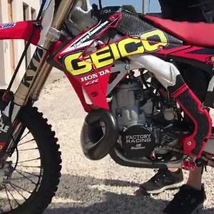 1.3M views · 5.3K reactions | HONDA CR 500 rebuild engine! We relive the beast!!! #cr500 #tomasinracing #raceengine #cr500af #cr500afs #enginerebuild #honda #akrapovic #twinmuffler #twinsilencer | TOMASIN R&D | Facebook