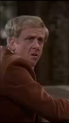 Cliff the postman Cheers