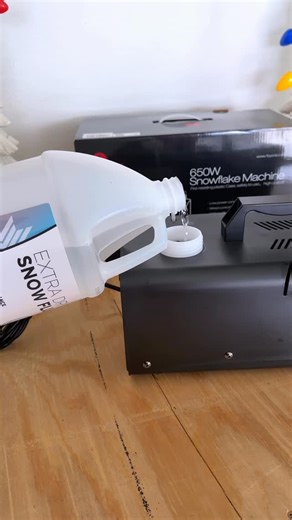 bren | home, holidays & lifestyle | Dallas tx on Instagram: "comment “WHITE” and I will send you the links ☃️ we don’t get real snow here, so we improvised ❄️ this snow machine gave us the look of a white christmas for our porch and yard, and it honestly felt so magical. if you live somewhere that never gets snow but still want that cozy white christmas vibe, this was such a fun solution. faux snow for visual effect only, but such a special touch for the season ✨ #christmas #whitechristmas❄️ #ch