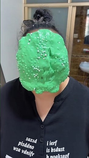 👽 Daughter Turns Her Mom Into an Alien with a Hilarious Trick! 🤣