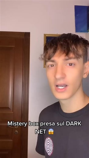3.5K views | Ho COMPRATO una MYSTERY BOX sul DARKNET | Dennis Copeland | Facebook
