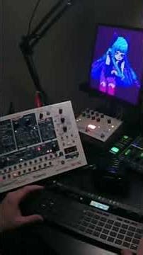 Lush Minimalist Korg Sq64 and Roland Sh32 Meets Microcosm