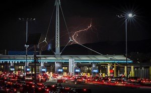 Más de 40 mil usuarios quedaron sin luz tras tormenta eléctrica en Tijuana y Rosarito