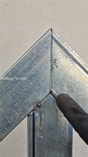 iron frame combination tricks on the roof of the house that welders rarely know #welder #welding #diy #art #tool | Welder Senior