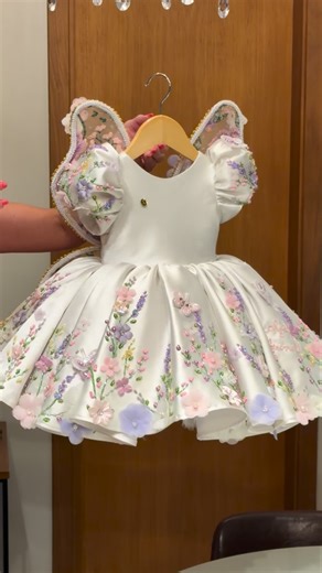 LAÇOS DE MARIAH 🎀 on Instagram: "❤️ . Peças para guardar no coração e eternizar na memória!... . ⬜️⬜️⬜️⬜️⬜️⬜️⬜️⬜️⬜️⬜️⬜️⬜️ . . Amou? Então entre em contato pelo nosso WhatsApp 📲 (51)99614-9021 . 📦Enviamos para todo Brasil. . 💳Aceitamos cartões de crédito. . ⬜️⬜️⬜️⬜️⬜️⬜️⬜️⬜️⬜️⬜️⬜️⬜️ #laços #lacosdemariahoficial #vestidoinfantil Atendimento SOMENTE pelo nosso WhatsApp (51)99614-9021 ⚠️ NÃO TEMOS ATENDIMENTO POR E-MAIL ⚠️ cuidado com contas e perfis falsos! Support is available ONLY via WhatsApp