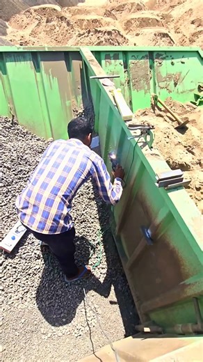 Batching Plant Welding Safety Tips | वेल्डिंग करते समय रखें ध्यान | #shorts #viral