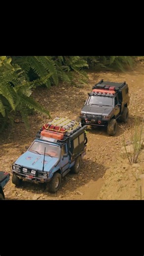 1/10 Scale Rc Crawler Toyota Land Cruiser, Hilux, Adventure Off-Road #rcoffoad #axial #rccrawler