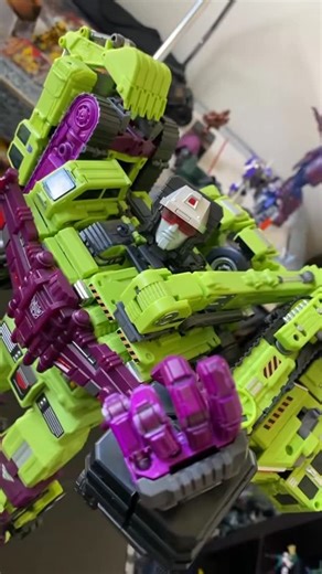 Art2transformers | Posing with Jinbao Devastator with the upgrade kits #fyp #foryou #devastator #transformers #autobots #decepticons #masterpiece... | Instagram