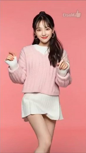 Cute Dance Cheerleader Model #model #dance #cheerleader #lookbook #runway #walking