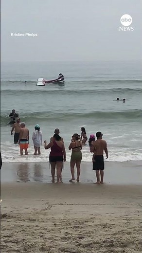 Plane pulled ashore after crash on New Hampshire beach | ABC News