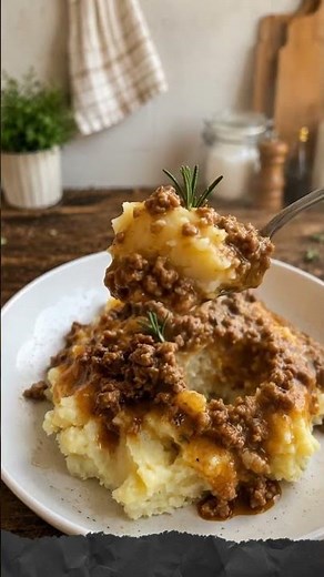 Cozy Hamburger Gravy Over Mashed Potatoes