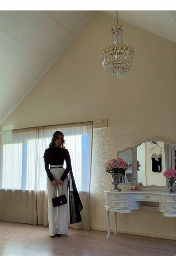 Classy Black and White Outfit Ideas for Elegant Fashion