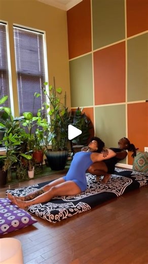 Daniel, no ‘le’ 🇯🇲🇨🇦 on Instagram: "Needed a good stretch, so I tried my first Thai Yoga Massage with @allisoneholistic. It’s like yoga, a chiropractor visit, and a massage all in one! Parts of my body I didn’t even know were tense got a much-needed release. We ended the session with a calming Sound Bath Meditation - when I say bliss? 🧘🏽‍♀️ If you’re in the DMV, check out @allisoneholistic. Not local? Her upcoming retreats are also worth exploring! ☀️🤸🏾‍♀️ Thanks, Allison! 🫶🏼 #yoga #st