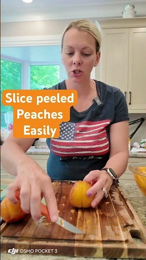 An easy way to slice PEACHES both fresh and peeled #canning #homesteading #peaches #hacks