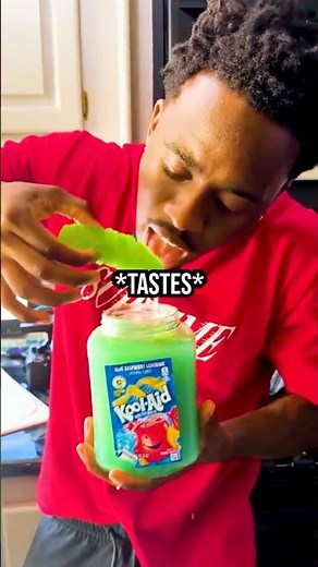 Kai Cenat Does the Viral Kool-Aid Jar Meme 🧃😂