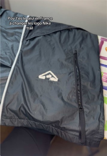 ❌ la concurrence & les autres… Arrêtez de confondre travail rapide et vraie qualité 🥱 💎 La vraie qualité, c’est ISKYshop Le reste ? C’est du décor 👀 Ici on rénove vraiment, on ne maquille pas ❌🎭 💯 Satisfait ou remboursé — parce qu’on est sûrs de notre taf 👟 Rénovation running de A à Z 🪡 Resserage précis 🔧 Réparation réelle, pas du cache-misère 🎨 Remplacement de logo jusqu’à réparation complète 📦 Tu peux envoyer 📍 Ou venir directement sur place ➡️ 93 – Aulnay-sous-Bois Viens comparer s