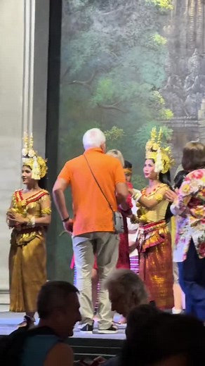 Experience Cultural Dining at Morakot Angkor Restaurant