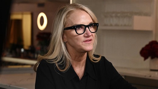 Mel Robbins Talks Golden Globe Nomination and Career Journey