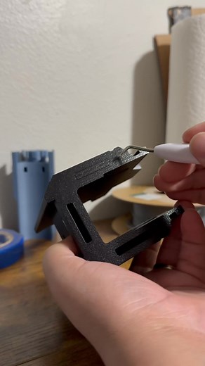 Awesome tool to get stubborn supports off. #3d #3dprinting | William Oliver