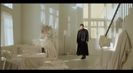 Hyun Bin shows his gratitude toward singer Kim Bum Soo for singing the congratulatory song at his wedding by starring in the singer's new MV