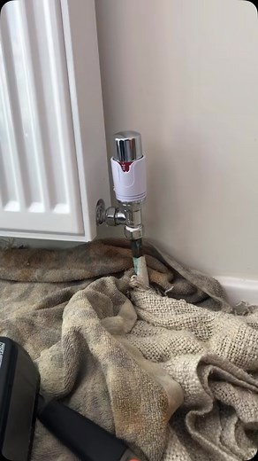 2.1K views · 13 reactions | How a compression fitting works #brentwoodheatingengineer #brentwoodheatingcomany #brentwoodplumber | Jwd heating & Plumbing LTD | Facebook