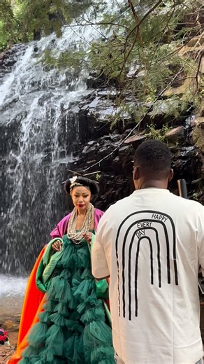 Universal Music South Africa on Instagram: "A masterpiece of resilience and soul. Kelly Khumalo has delivered an absolute moment with Nyamezela. 👑"