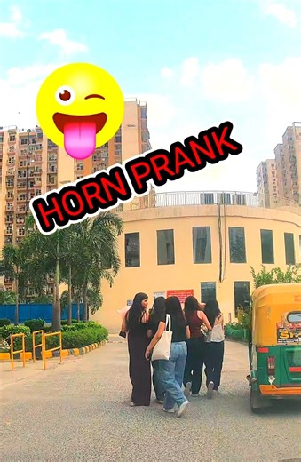 Scorpio📣 Horn 📢Prank 🔊 With 😂 Girls 👧 | Horn prank | scorpio horn check sound