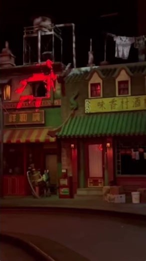 POV: You're Hunting Aliens at Universal Studios #MeninBlack #ThemePark