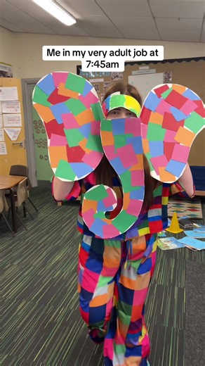 Elmer is ready for the day 🐘 #worldbookday #elmer #teachersoftiktok #teacherlife #fyp