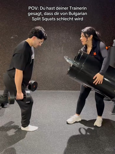 Unsere Coaches haben immer eine Lösung 🤭 @sezinkilislii #workout #gym #bulgariansplitsquat#forallofus #fitnessmotivaton #legday