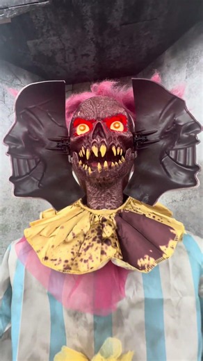 ￼ I SAVED THE GRAND FINALE JUST FOR YOU! CRACKLES SPIRIT HALLOWEEN 2026 DEMO! #spirithalloween ￼