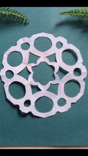 Beautiful Paper Snowflake Tutorial ❄️| Easy paper cutting ideas💫#shorts #diy #viral #trending #paper