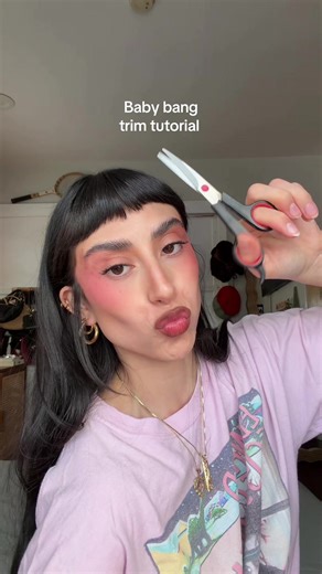 Baby bangs trim tutorial 💘#babybangs #bangs #alternative #bangstutorial