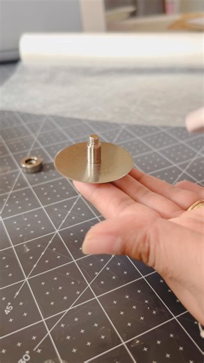 Este cutter giratorio es para ti 🔥 Cortas foil o laminados? Esta herramienta te va a encargar 💕 Encuéntrala aquí https://www.happyhobbyscrap.com/product-category/maquinas/tijeras/page/3/ También contamos con los repuestos de cuchillas https://www.happyhobbyscrap.com/product/navajas-circulares-de-repuesto-para-cortador-rotatorio-cricut-45mm/ Compatibles con cutters marca Angie Guerra, My creations Store, Olfa y Cricut Tambien disponibles en tiendas Monterrey, Apodaca y CDMX #foil #laminados #pa