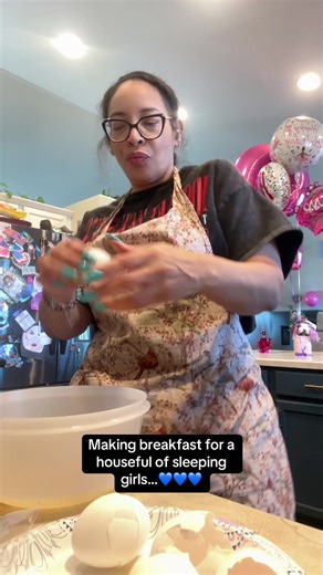 Sunday breakfast in my busy house. Stay safe and blessed!! 💙💙 #nativetiktok #auntie #sleepover #sundaybreakfast #imbackkk