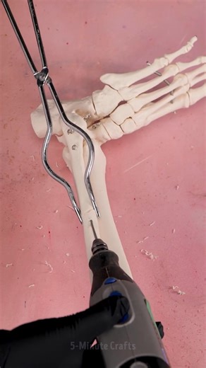 687K views · 1.1K reactions | Bone surgery simulation session | 5-Minute Crafts | Facebook