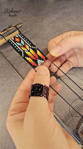 Beadwork for Beginners: Watch This Perfect Loom Row Come to Life