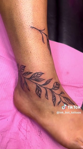 Ankle Vine Tattoo Design: Aesthetic Inspirations
