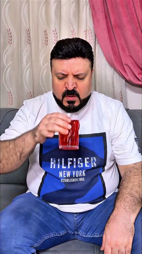 Magic colored juice 2 😯 #funny