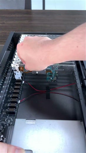 One device contains 20 mobile phones plus free group control software.