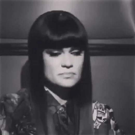 Jessie J Funny Bloopers - The Voice UK
