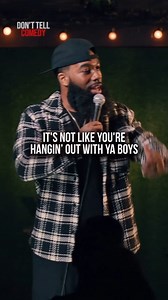 "Okay Chris, we see you" @tmurph 🎤 this @donttellcomedy set was so good, we had to reshare. Murph is here this weekend. You have to grab some tickets and don't miss out on an amazing weekend of shows. Tonight it's The Lisa Beasley Experience. Hangout with her and all her famous friends. Tomorrow is @freshfaceschicago followed by our open mic! Then Late Friday we have Sex & The Chi-City hosted by the hilarious @iamlyssalaird We have shows seven nights a week. Come hang with some of the funniest 